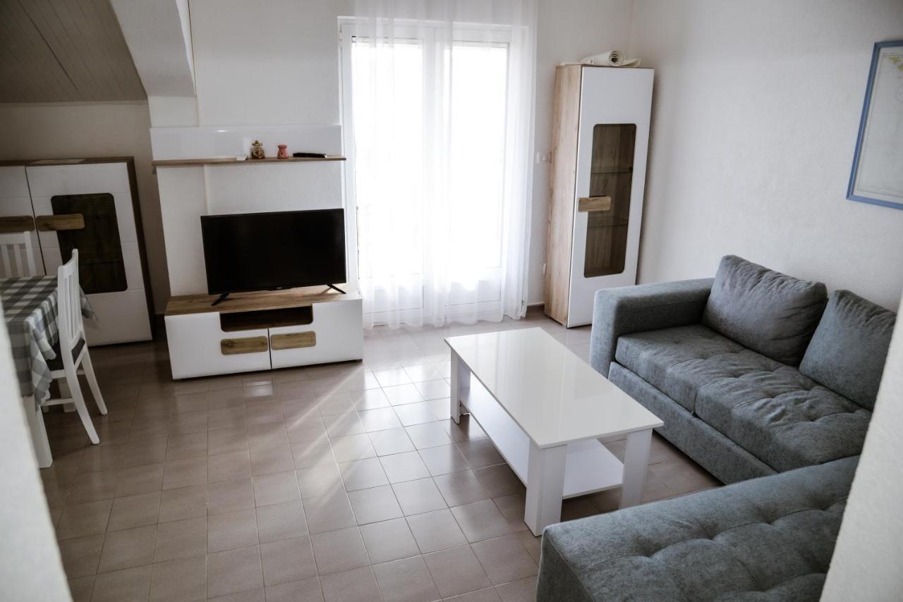 Iker Apartments 蒂瓦特 外观 照片
