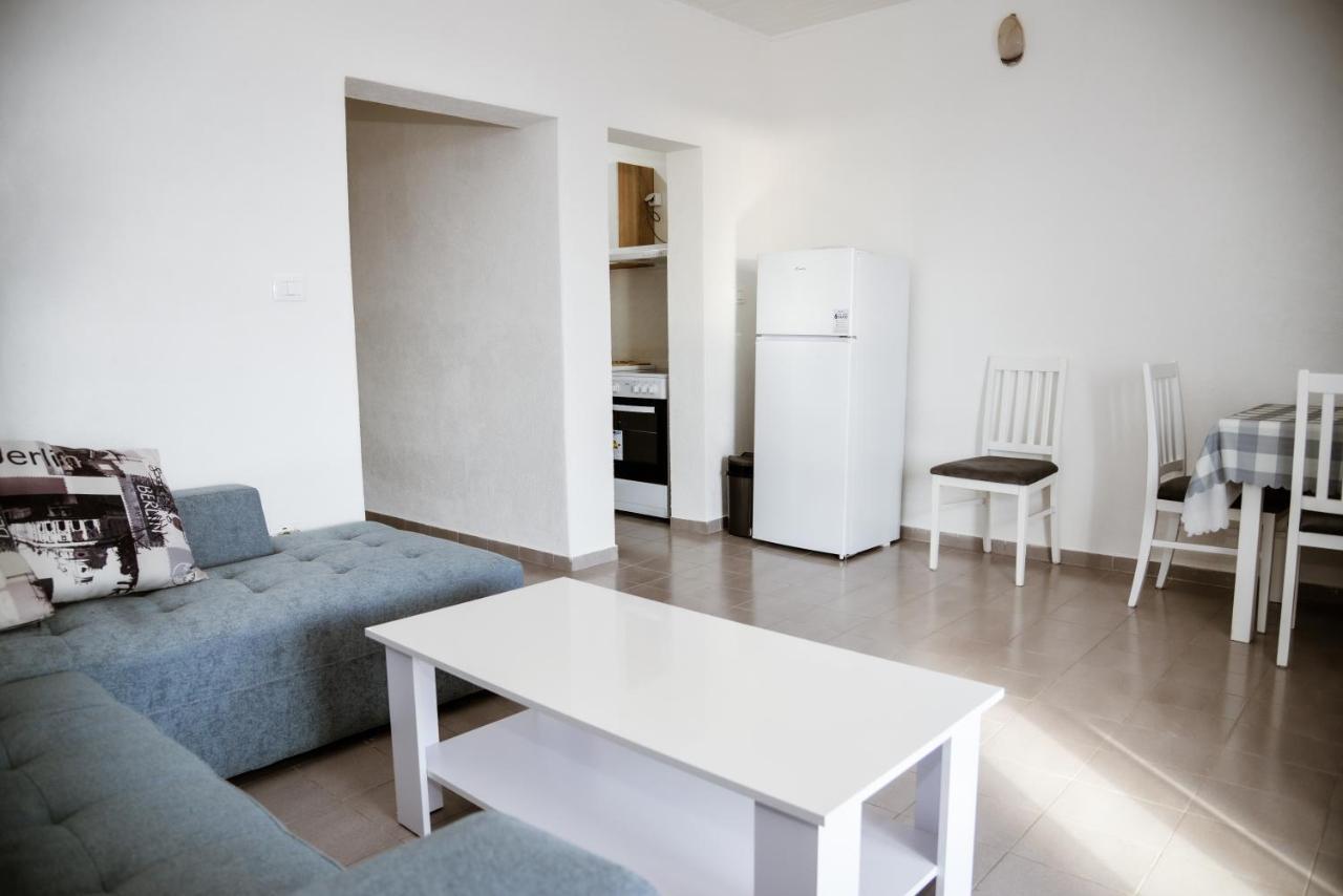 Iker Apartments 蒂瓦特 外观 照片