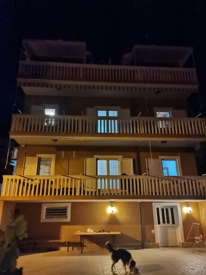 Iker Apartments 蒂瓦特 外观 照片