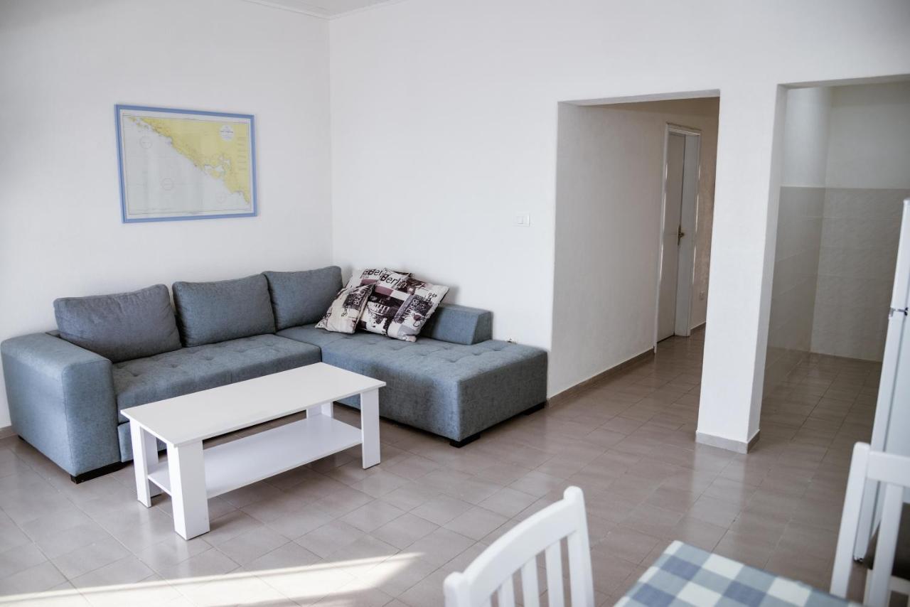 Iker Apartments 蒂瓦特 外观 照片