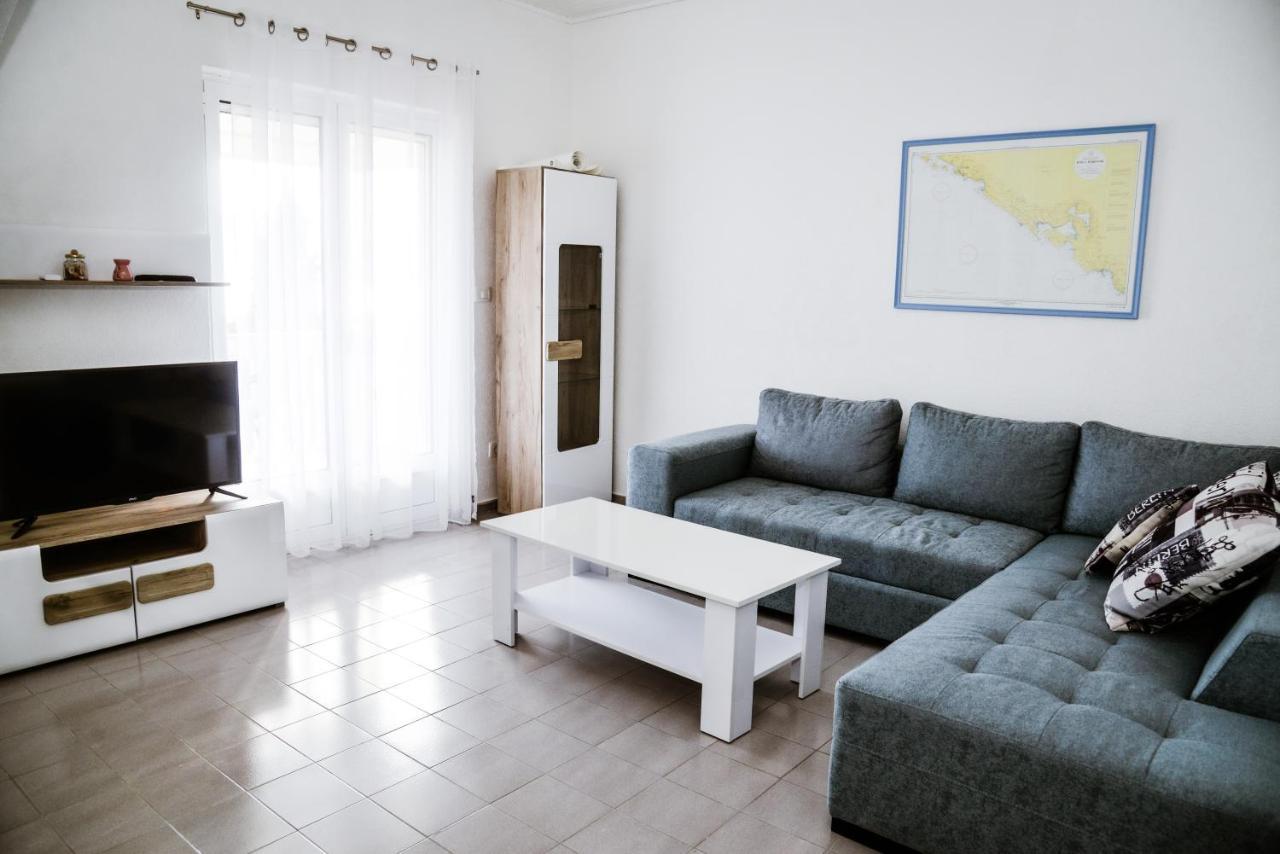 Iker Apartments 蒂瓦特 外观 照片